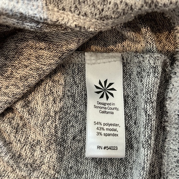 Athleta Long Sleeve Grey Marled Lightweight Sweater - Picture 5 of 5